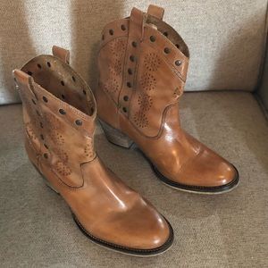 Dingo Cowboy Boots 🥳PRICE DROP🥳